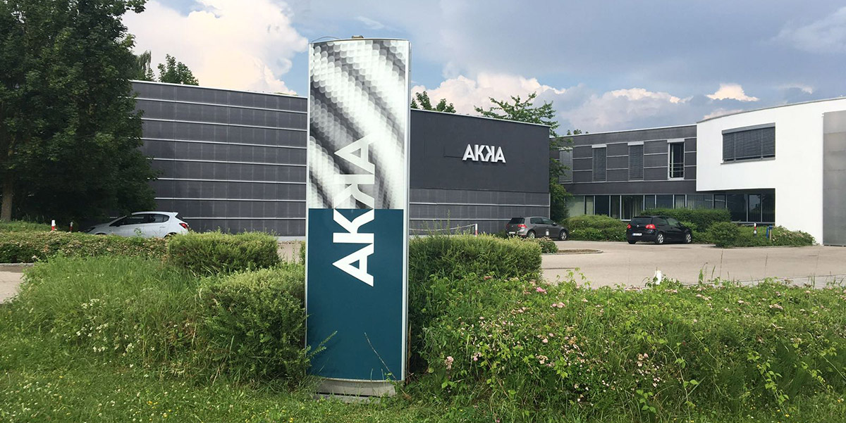 erfolgreiches Rebranding für AKKA Technologies: Flotten- und Filialbeschriftung aus einer Hand
